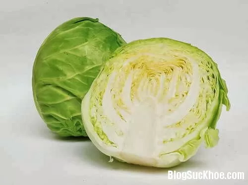 Chữa nám da mặt hiệu quả với nước ép lá bắp cải