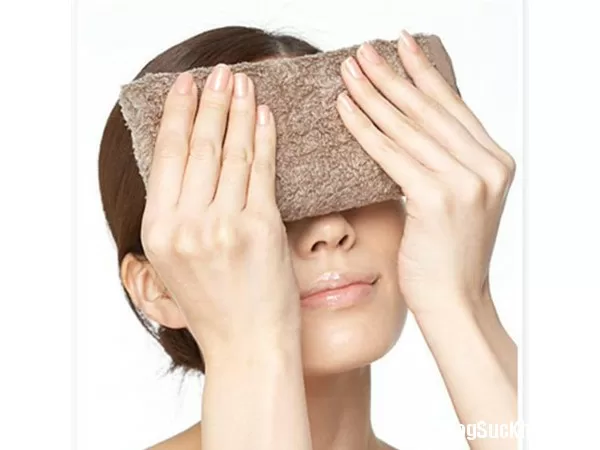 7 mẹo nhỏ giúp xóa tan quầng thâm mắt xấu xí