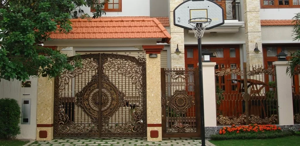 Bí quyết bố trí cổng nhà theo đúng phong thủy