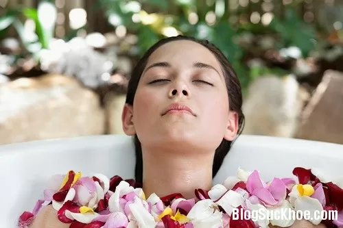 Công dụng của liệu pháp tắm hoa