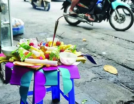 Cúng rằm tháng 7 đúng cách để khỏi rước "vong" vào nhà