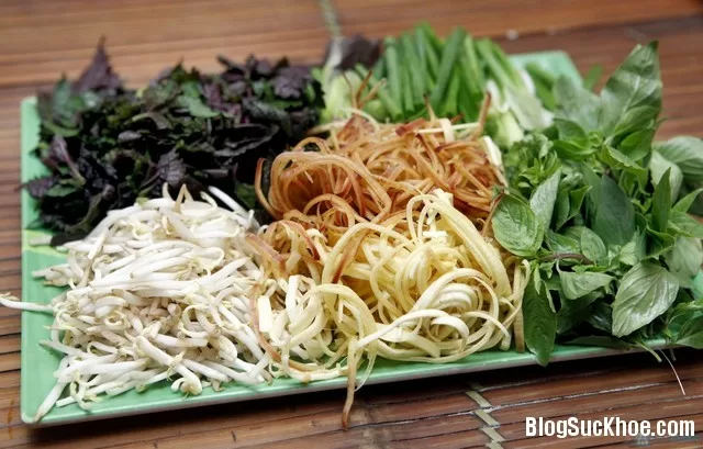 Phòng tránh ngộ độc rau khi ăn lẩu