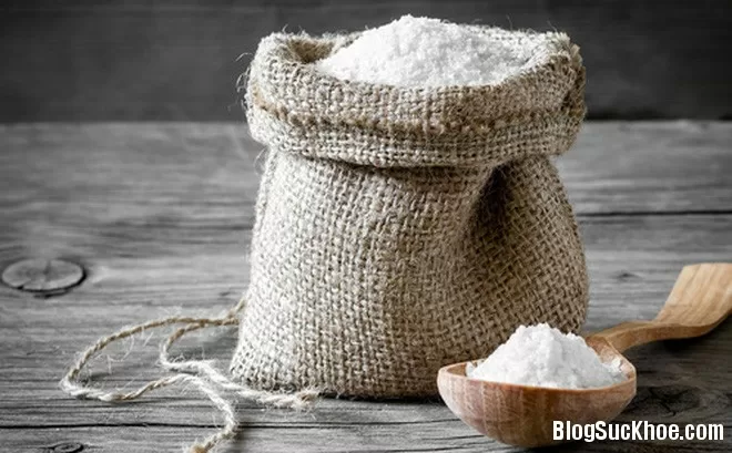 Mẹo làm trắng răng với nguyên liệu nhà nào cũng có