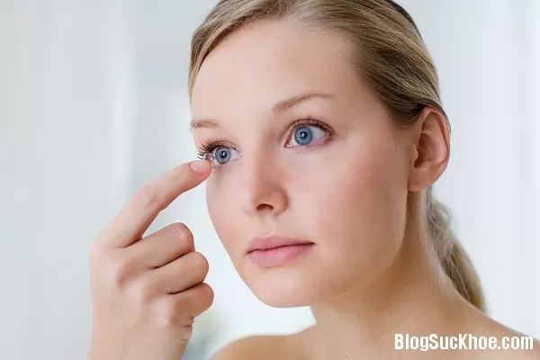 Một số tác hại có thể xảy ra khi đeo kính áp tròng