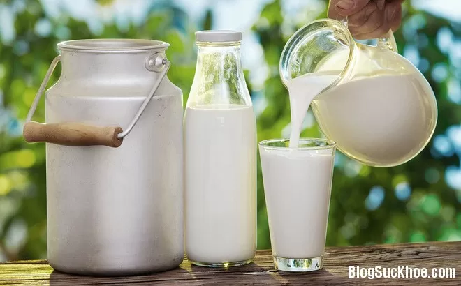 9 nhóm người không nên uống sữa vào buổi sáng