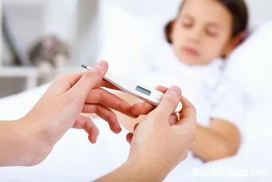 Cách dùng viên đạn hạ sốt cho trẻ