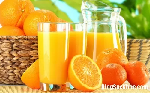 Uống thuốc với nước trái cây được hay không?