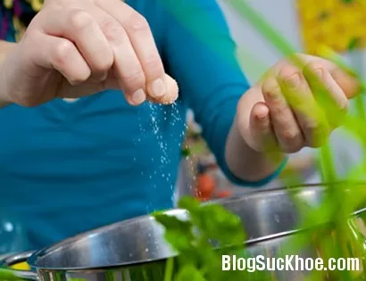 Dùng gia vị như thế nào để an toàn khi nấu ăn?