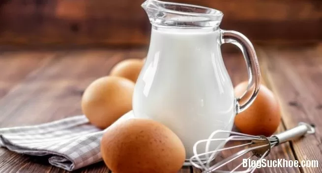 Người bệnh gút có nên ăn trứng và sữa không?