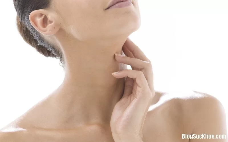 Để làn da cổ trắng muốt kiêu sa