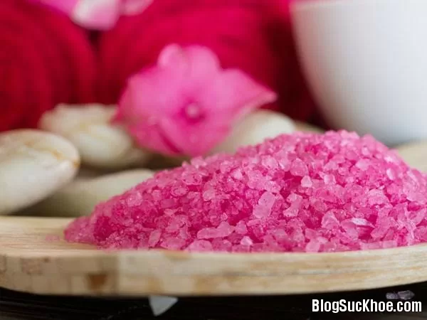 Cách đơn giản trị mụn trứng cá trên cơ thể