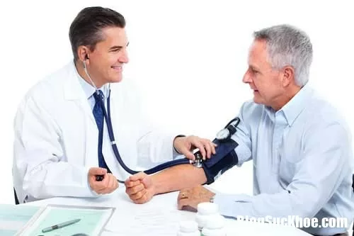 Cẩn thận biến chứng mờ mắt của tăng huyết áp