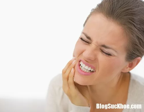 Mẹo nhỏ trị khỏi chảy máu chân răng tức thì