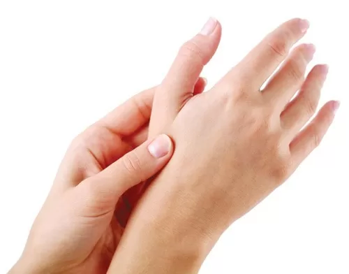 Những thói quen hằng ngày không ngờ lại đang tàn phá xương khớp của bạn