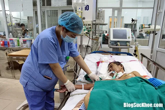 Không nên tự ý truyền dịch khi bị sốt xuất huyết kẻo mất mạng như chơi