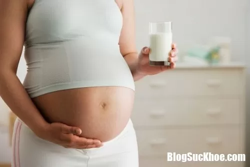 Bà bầu nên uống sữa nào thì tốt nhất ?