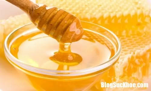 Có nên uống mật ong vào buổi tối hay không ?