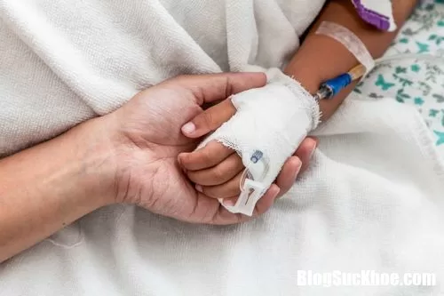 Triệu chứng báo bệnh ung thư máu ở trẻ em
