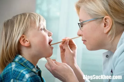 Chăm sóc cho trẻ bị viêm mũi họng hiệu quả và hợp lý nhất