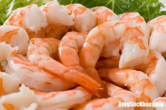 Có cần kiêng tôm, thịt gà khi bị ho