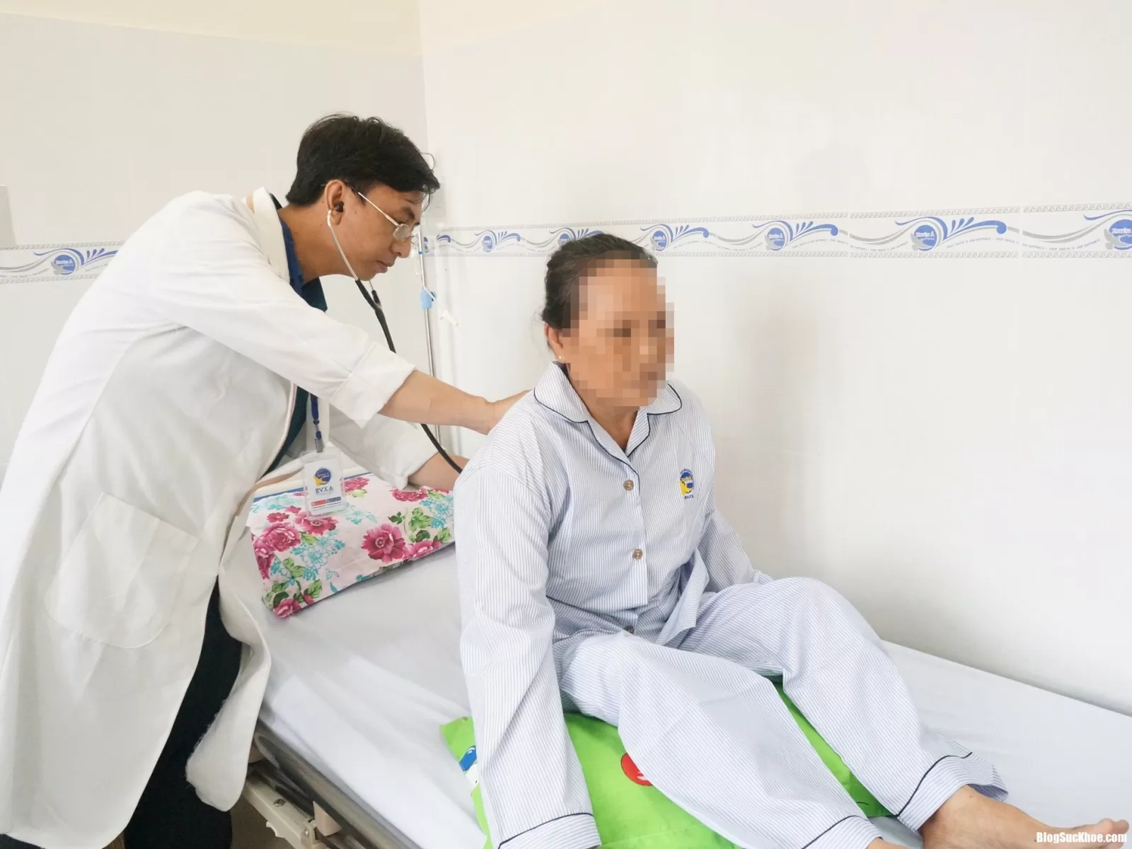 Tự ý mua thuốc uống khi bị đau thắt ngực dễ có nguy cơ đột tử
