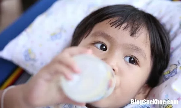 Pha sữa con đừng vì thiếu hiểu biết mà làm hại con