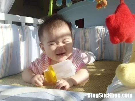 Mắc những sai lầm này mẹ vô tình 'đổ' đi nguồn canxi cực tốt dành cho bé