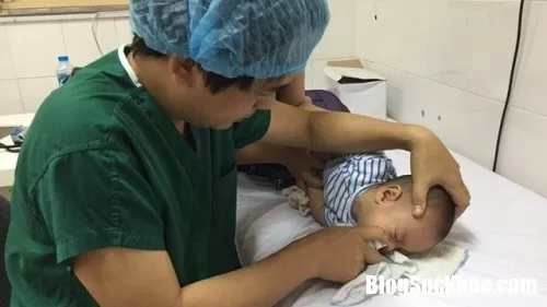 Cách vệ sinh mũi đúng cách giúp trẻ mau hết bệnh
