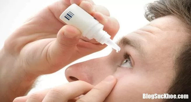 Cách chăm sóc cho 'cửa sổ tâm hồn' trong mùa lạnh