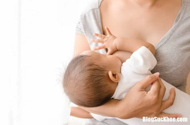 Dị ứng sữa bò ở trẻ nhỏ làm sao để nhận biết ?