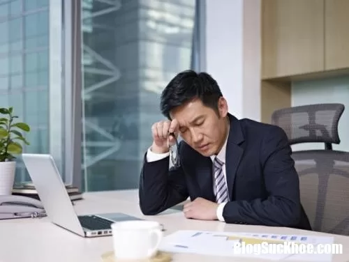 Những thói quen ăn trưa xấu dễ gây bệnh của dân văn phòng