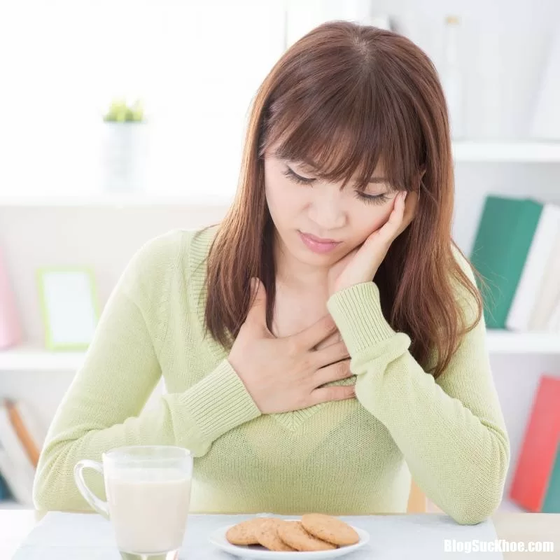 Cách đơn giản trị chứng ợ chua không dùng đến thuốc
