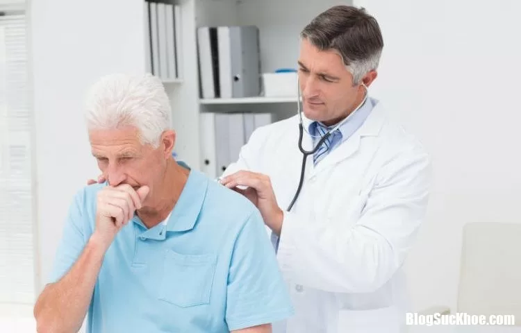Bệnh viêm phổi ở người già và cách phòng ngừa hiệu quả