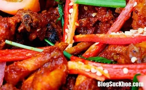Nên ăn gì và kiêng gì khi bị mụn trứng cá