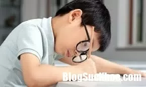 Nguyên nhân nào gây nên bệnh cận thị ?