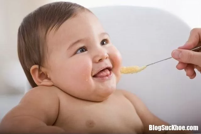 Cách xử lý khi trẻ bị dị ứng bột ăn dặm