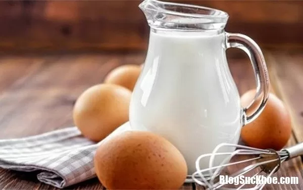 Ăn trứng và uống sữa cùng lúc trong bữa sáng rất no bụng nhưng lại có thể gây hại cho cơ thể