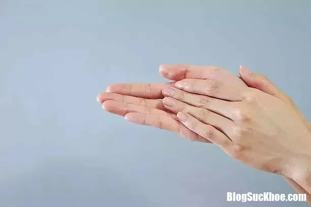Sáng thức dậy đừng vội bước xuống giường, hãy làm điều này trước