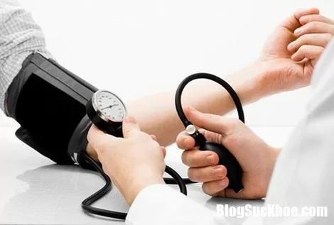 Người bệnh cao huyết áp nên cẩn thận với những việc làm này