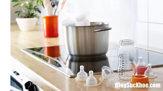 Từ việc vắt sữa, nguồn dinh dưỡng đến vệ sinh và bảo quản sữa mẹ