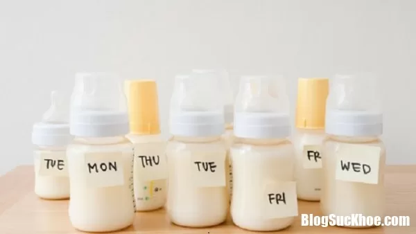 Từ việc vắt sữa, nguồn dinh dưỡng đến vệ sinh và bảo quản sữa mẹ
