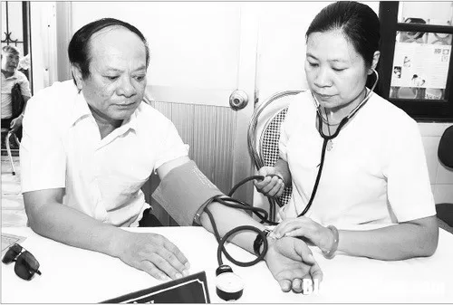 Triệu chứng và cách xử trí khi có người thân bị đột quỵ
