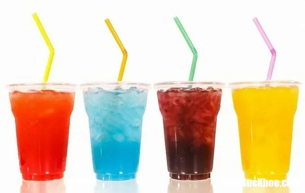 Những thói quen uống nước đang làm hỏng thận nhiều người mắc