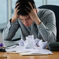 Nam giới ngồi nhiều có thể dẫn đến vô sinh