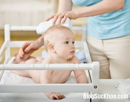 1423 Những lưu ý khi sử dụng phấn rôm cho bé